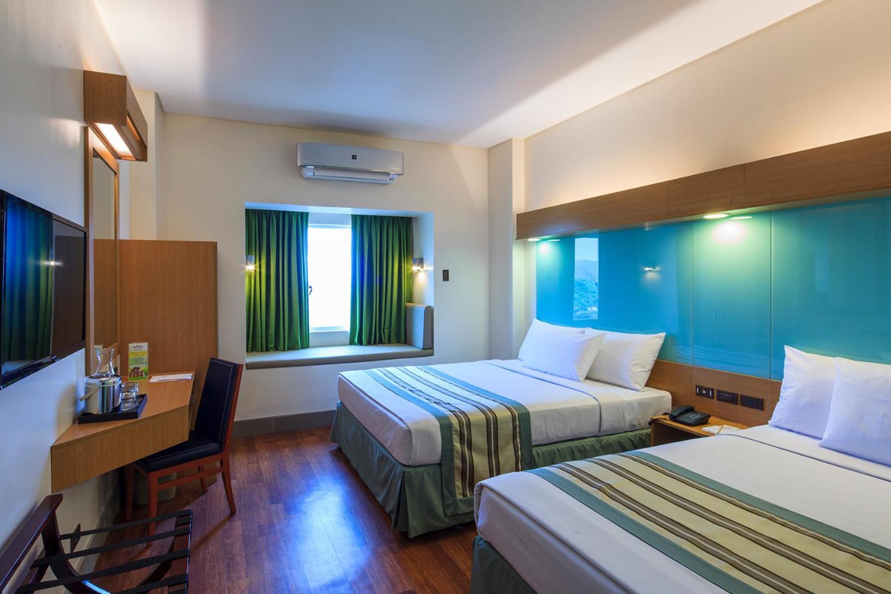 Microtel By Wyndham South Forbes Near Nuvali Santa Rosa  Exterior foto